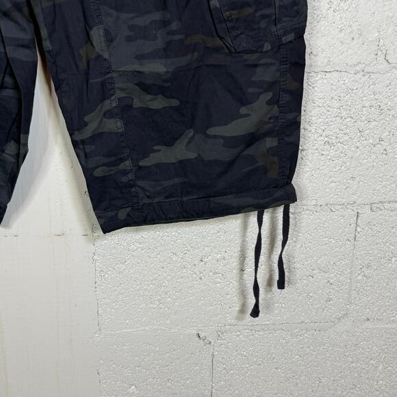 X-Ray Men's Belted Capri Cargo Shorts - Navy Camo 38w x 18inseam $58 - Picture 3 of 10